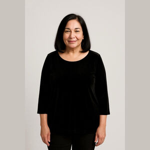 Women's Avenue Black Velvet Top Size 18/20